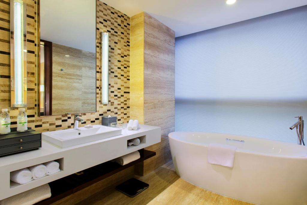Holiday Inn Chengdu Xindu, an IHG Hotel photo 3