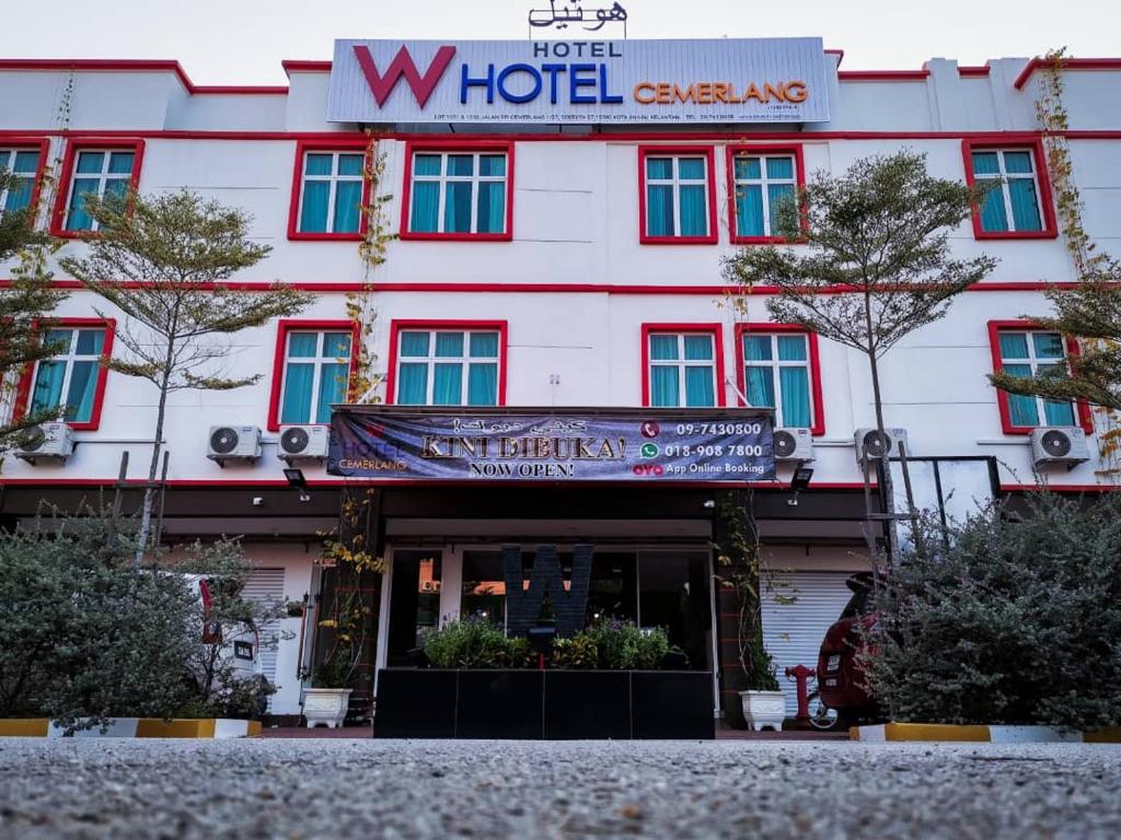 W Hotel Cemerlang photo 1