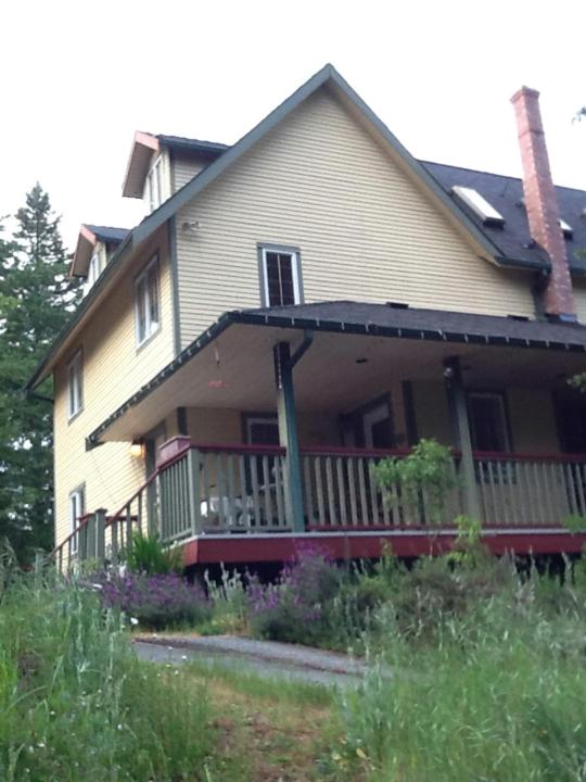 Wisteria Honeymoon Cottage photo 3