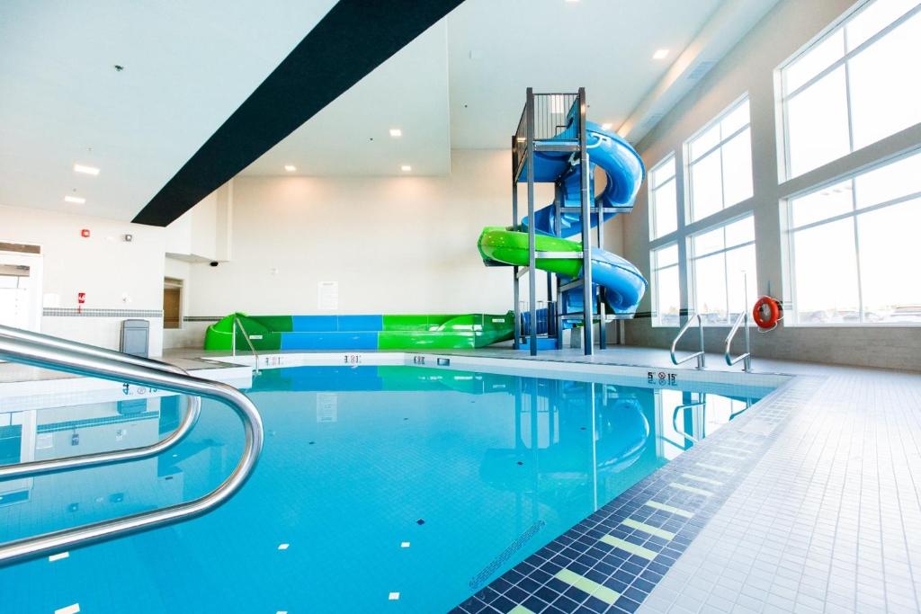 Holiday Inn Hotel & Suites Calgary South - Conference Ctr, an IHG Hotel photo 1