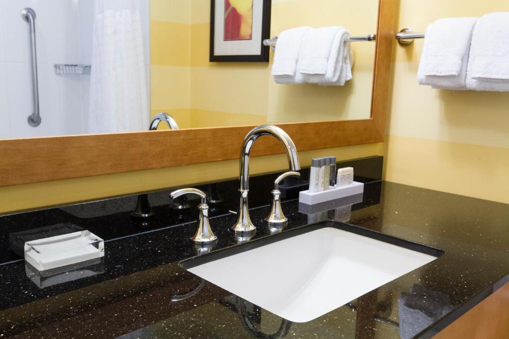 Pinnacle Hotel Harbourfront photo 2