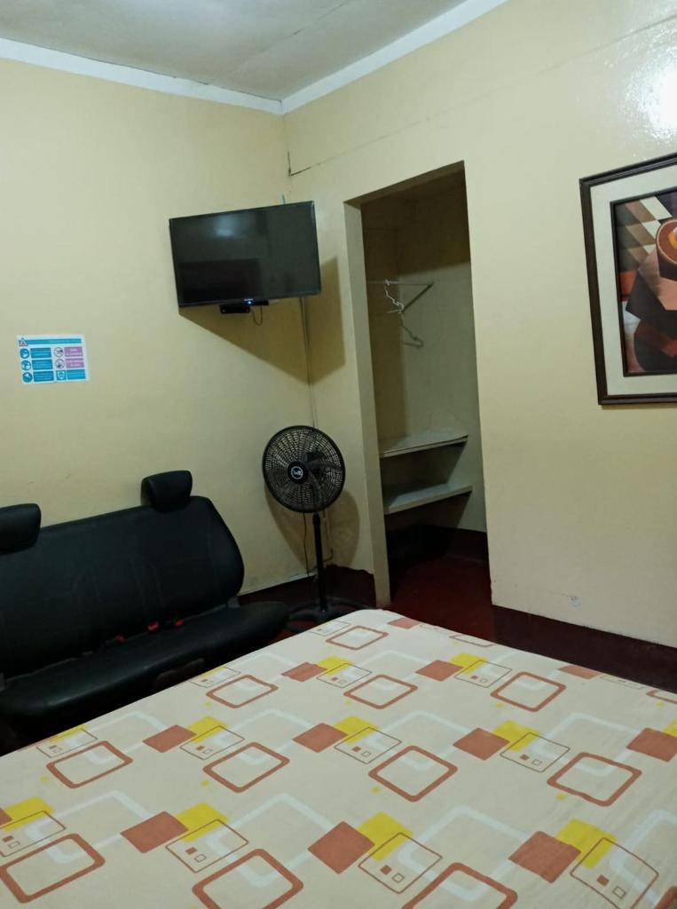 Hostal Virrey & Tours photo 1