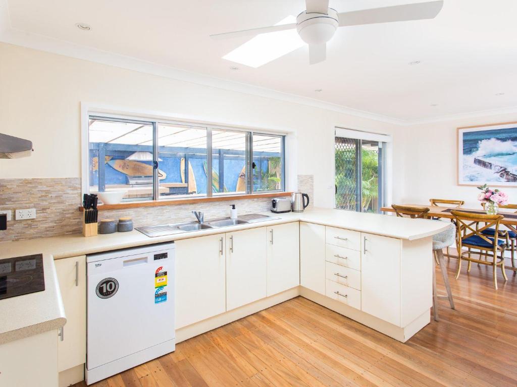 Easy Living at 14 Daphne Street photo 3