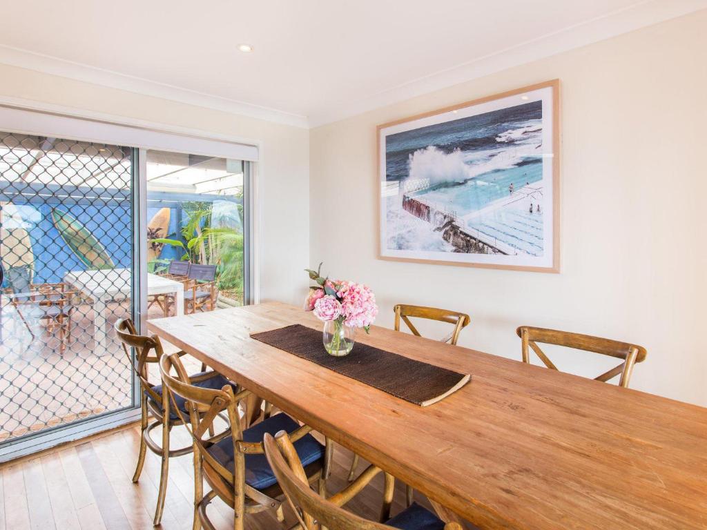 Easy Living at 14 Daphne Street photo 2