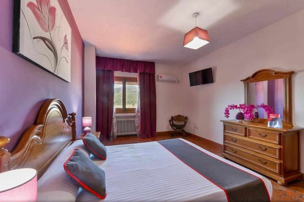 Hostal Alfonso XI photo 2