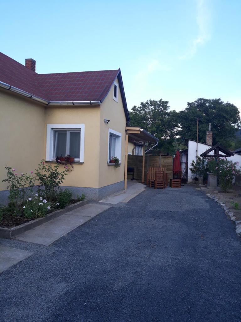 Kuckó Apartman photo 1