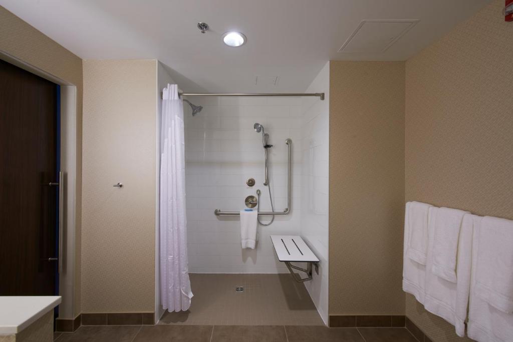 Holiday Inn Express & Suites St. John's Airport, an IHG Hotel photo 2