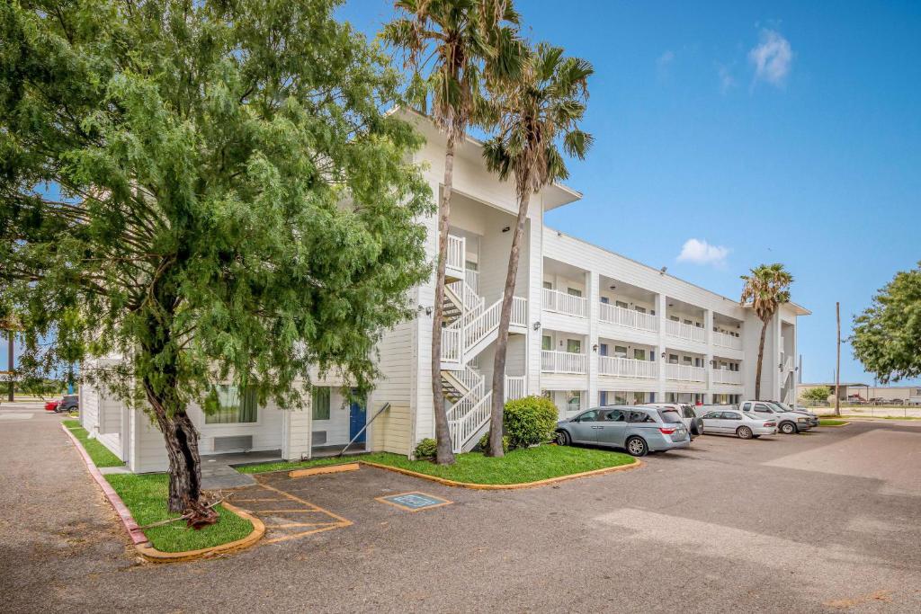 Motel 6 Corpus Christi, TX – North image