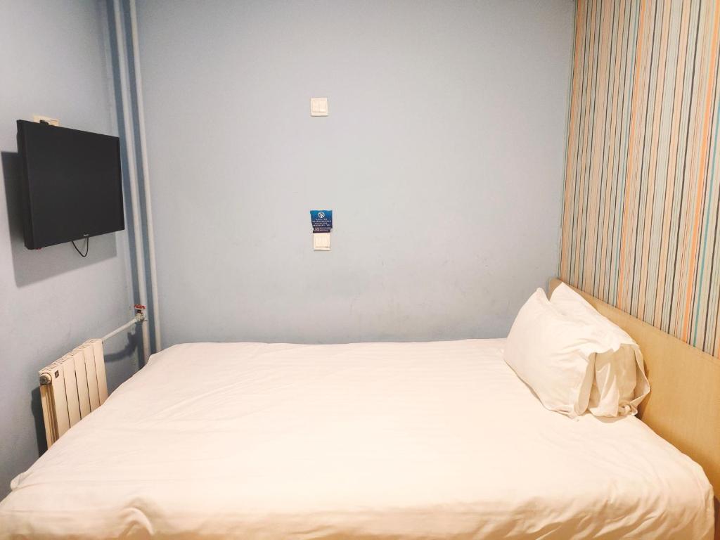 Двухместный (Mini Double Room - No Window--China Mainland citizens with Chinese ID card only), Bestay Hotel Express Beijing Temple of Heaven