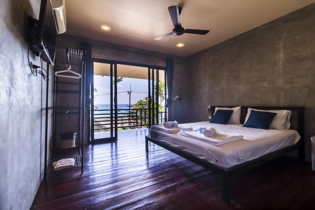 Двухместный (Улучшенный двухместный номер с 1 кроватью), New Heaven Dive Resort
