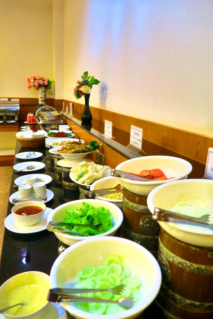Arawan Riverside Hotel photo 3