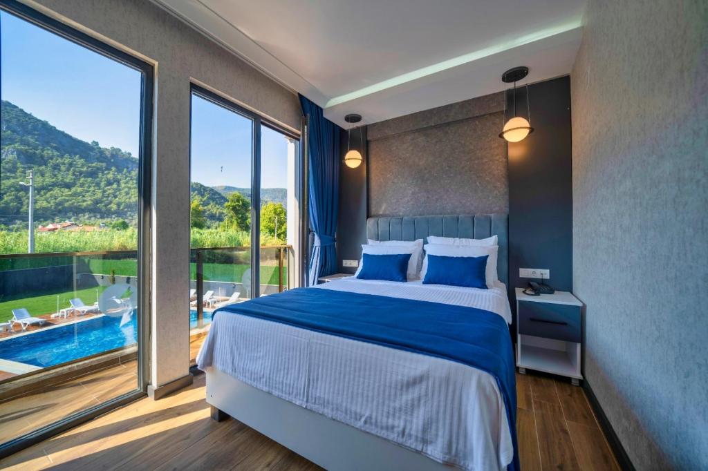 The Halcyon Rooms & Suites Hotel photo 2