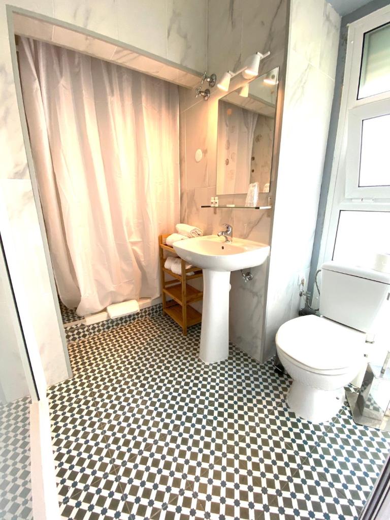 Двухместный (Двухместный номер с 1 кроватью или 2 отдельными кроватями), V Dinastia Guesthouse