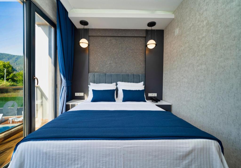 The Halcyon Rooms & Suites Hotel photo 1
