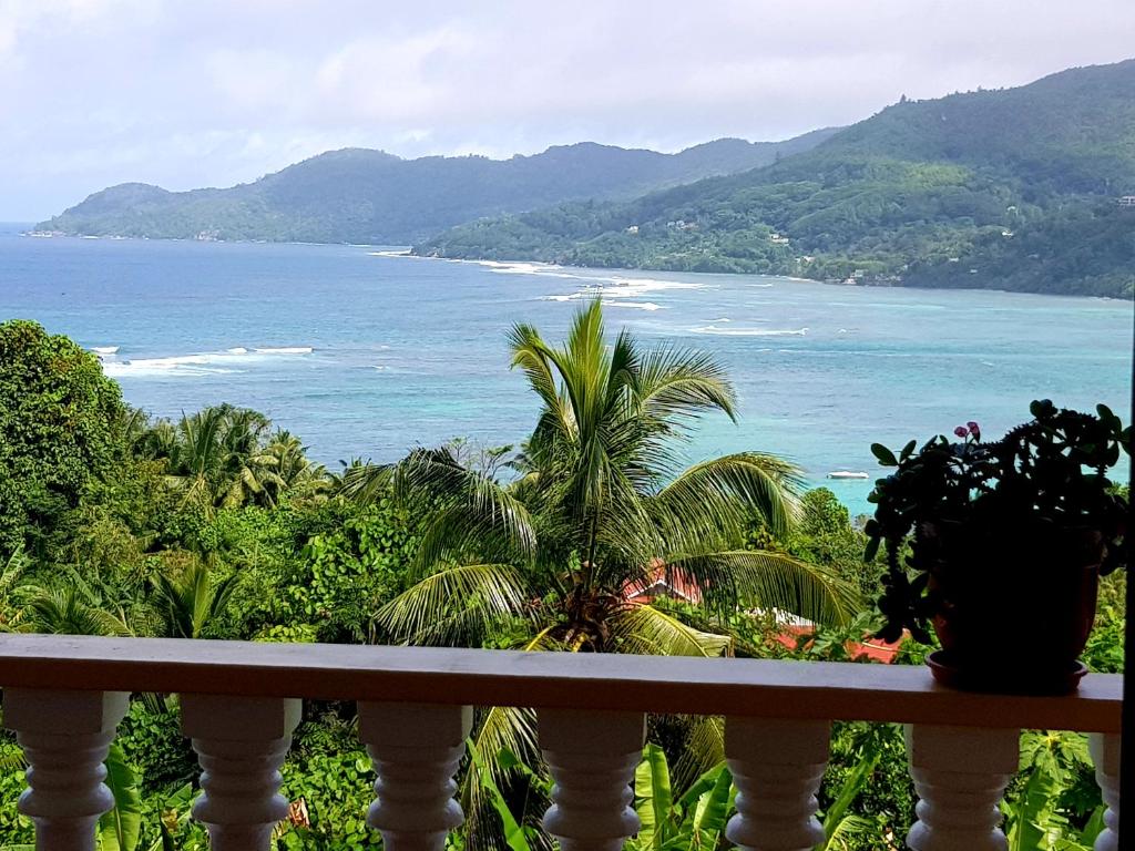 SeyBreeze Villa photo 2