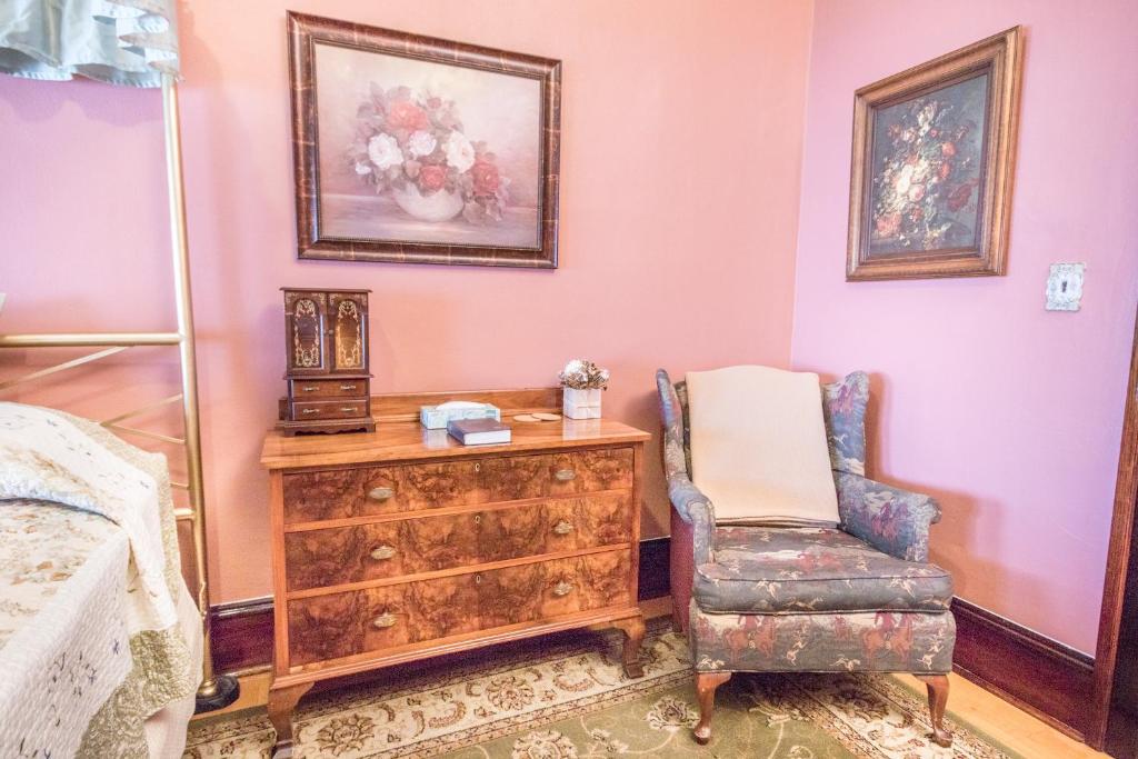 Двухместный (Номер Делюкс с кроватью размера «king-size»), The Edgewater Hotel