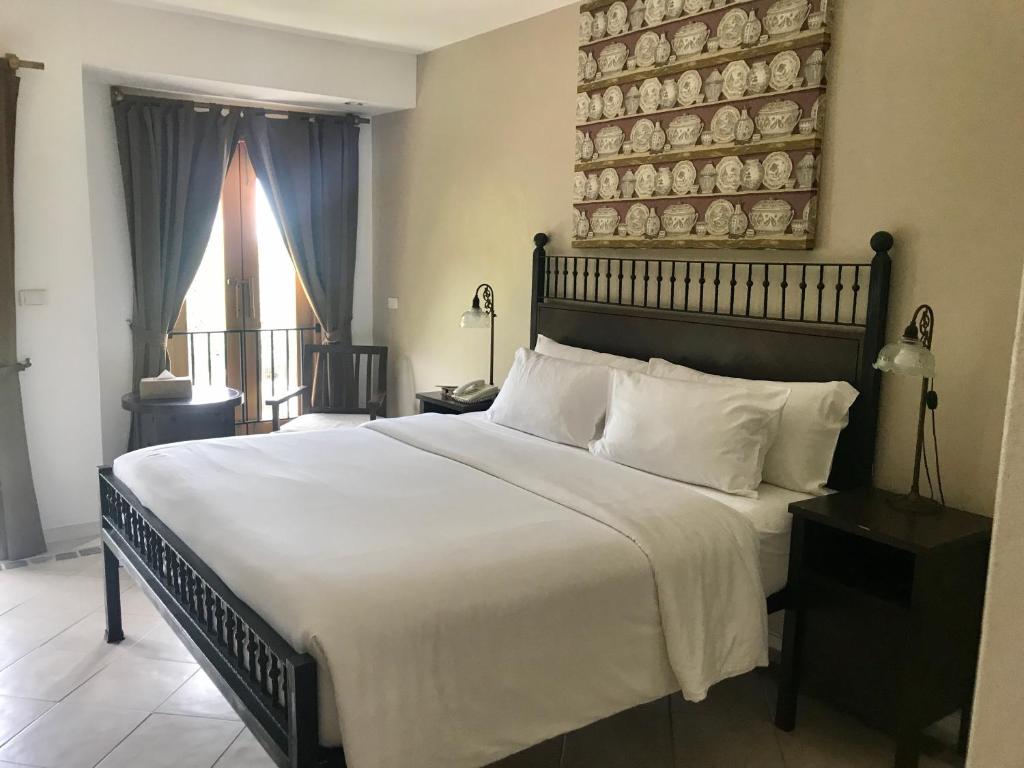 Сьюит (Люкс с кроватью размера «king-size» и гидромассажной ванной), AliSea Boutique Hotel