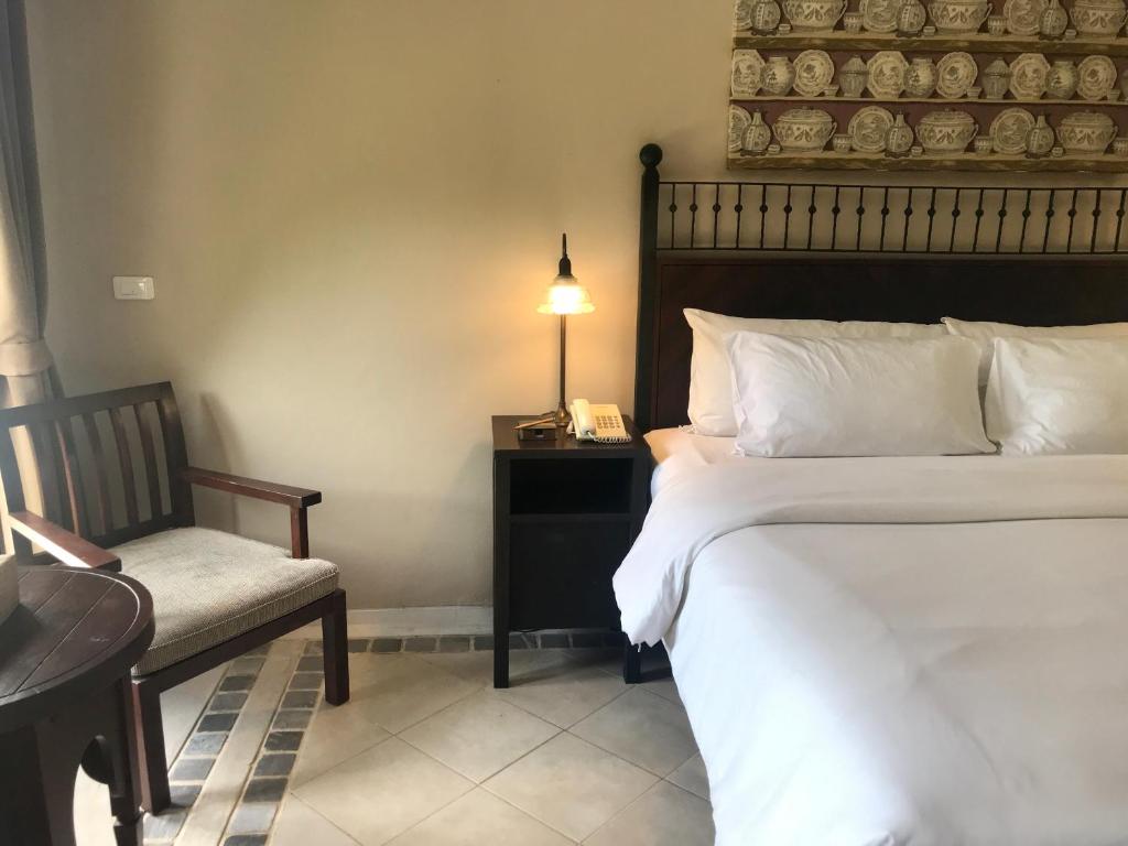 Сьюит (Люкс с кроватью размера «king-size» и гидромассажной ванной), AliSea Boutique Hotel