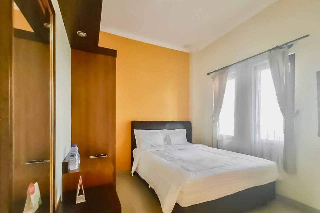RedDoorz Syariah Plus near Cirebon Super Block Mall 2 photo 2