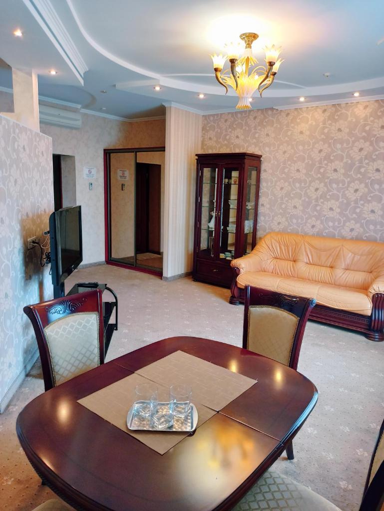Hotel Status photo 3