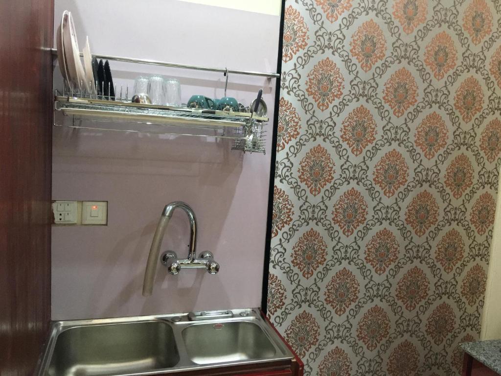 One Bed Studio Apartment near Shaukat Khanum photo 4
