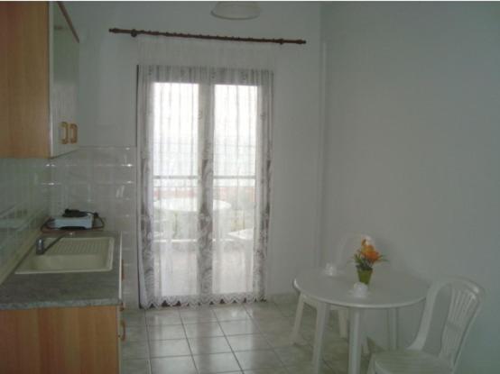 Yianna Studios & Apartments photo 4