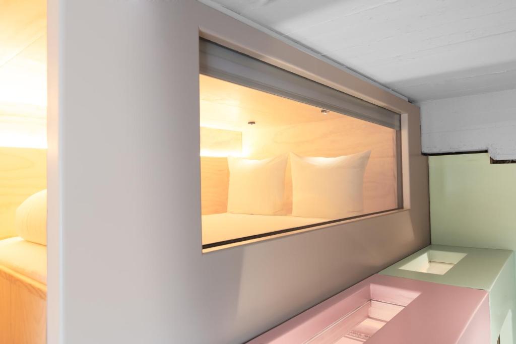 Двухместный (Спальная каюта с общей ванной комнатой), Volkshotel