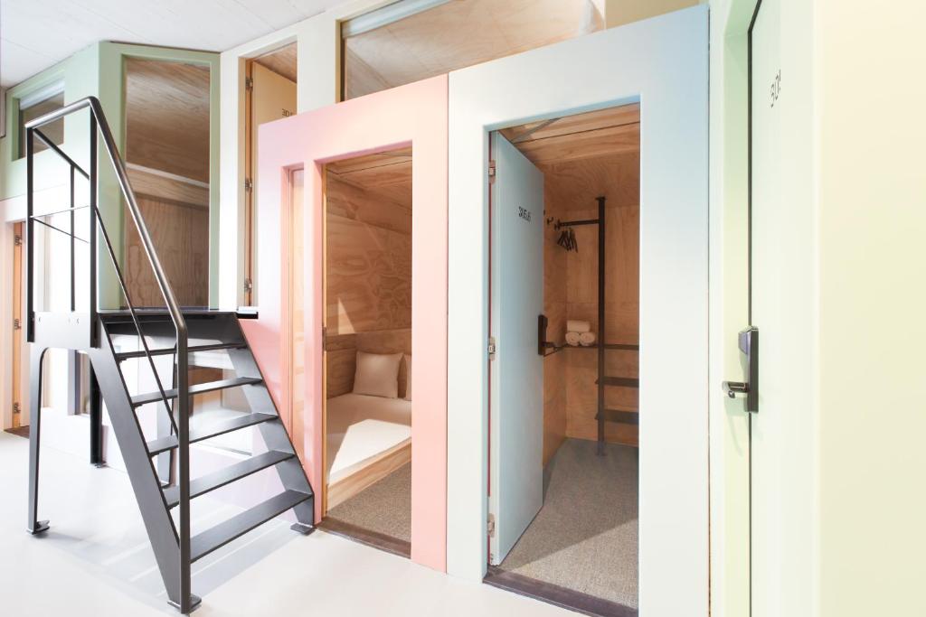 Двухместный (Спальная каюта с общей ванной комнатой), Volkshotel