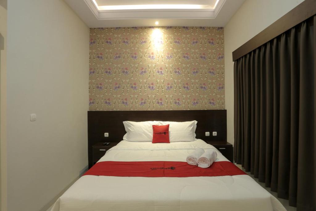 RedDoorz Plus near Solo Paragon Mall photo 3