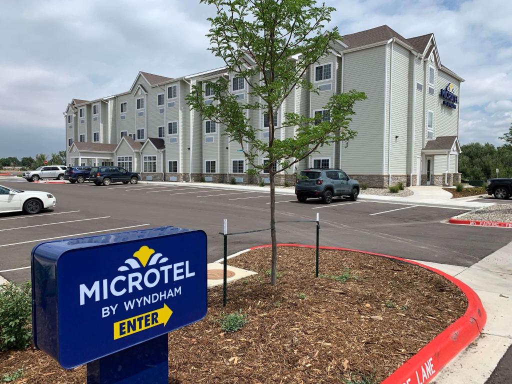 Microtel Inn & Suites by Wyndham Fountain North image
