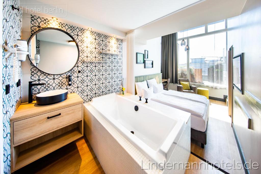 Двухместный (Двухместный номер Делюкс с 1 кроватью и ванной), fjord hotel berlin