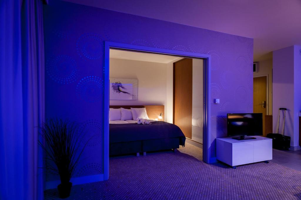 Сьюит (Люкс), Invite