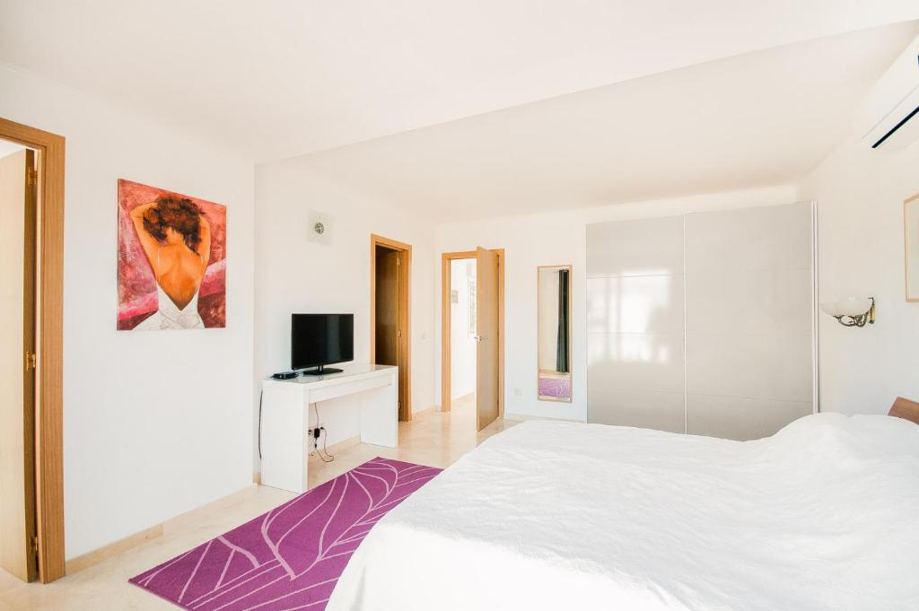 Вилла (Вилла - Рядом с пляжем), Beach Villa Costanera in Marbella