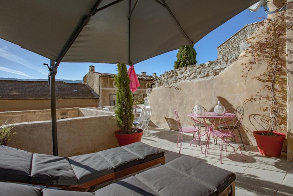 The authentic Bonnieux village house, jacuzzi - by feelluxuryholidays photo 4