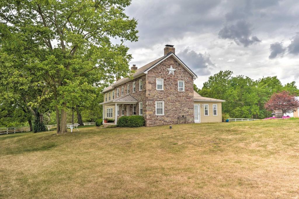 Farmhouse on River, 12 Miles to Liberty Mountain photo 1