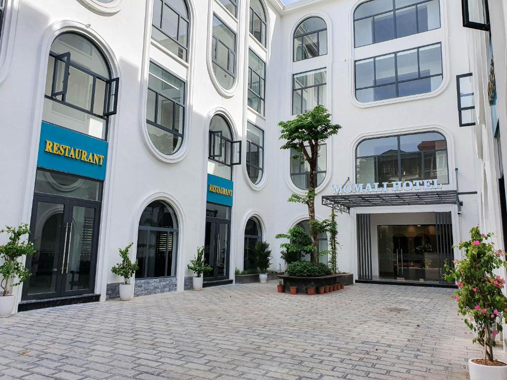 MOMALI Hotel