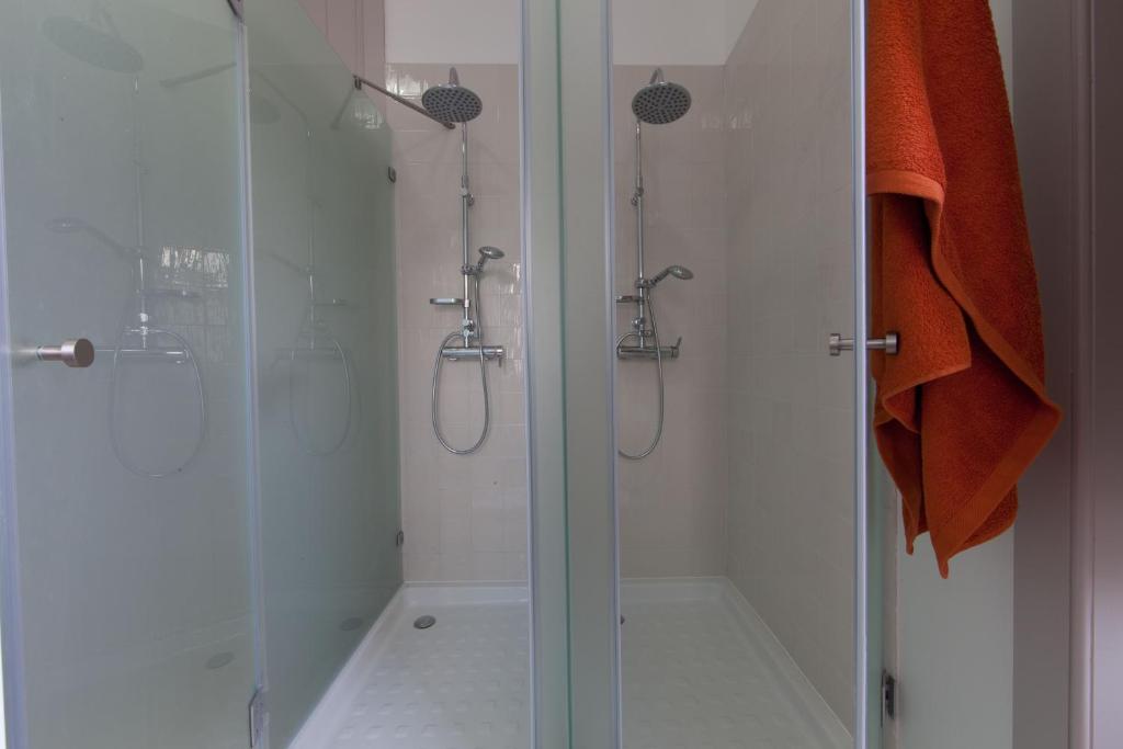 Номер (Кровать в общем 6-местном номере для мужчин и женщин), Inn Possible Lisbon Hostel
