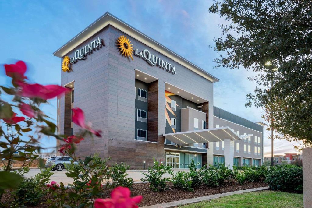 La Quinta Inn & Suites Katy-Mills by Wyndham Katy photo 3