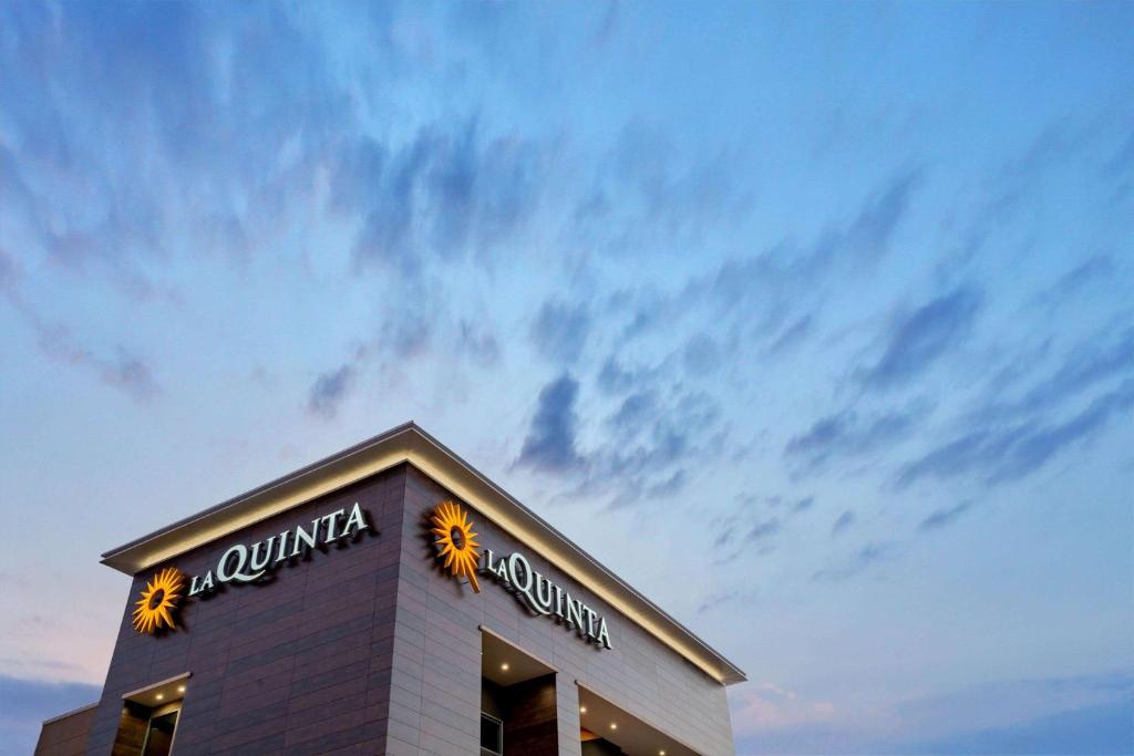 La Quinta Inn & Suites Katy-Mills by Wyndham Katy photo 4
