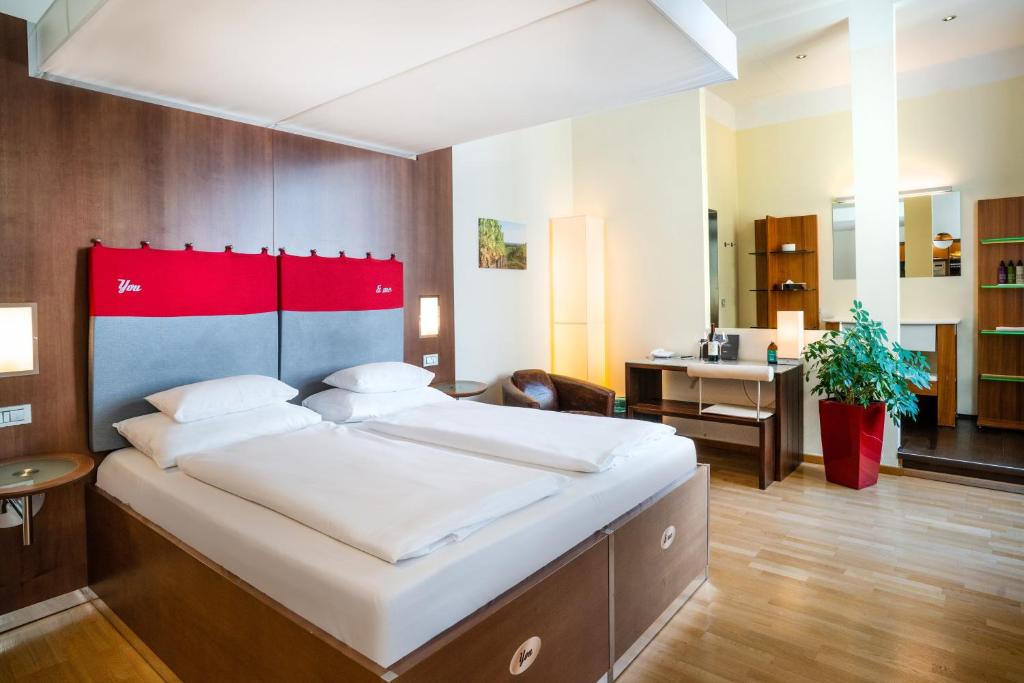 Двухместный (Большой двухместный номер с 1 кроватью), Hotel Rathaus - Wein & Design