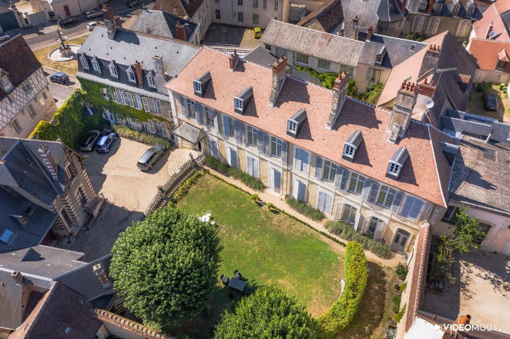 L'Hotel de Panette, Un exceptionnel château en ville - Chambres et suites historiques, parking - Petit Déjeuner offert photo 4