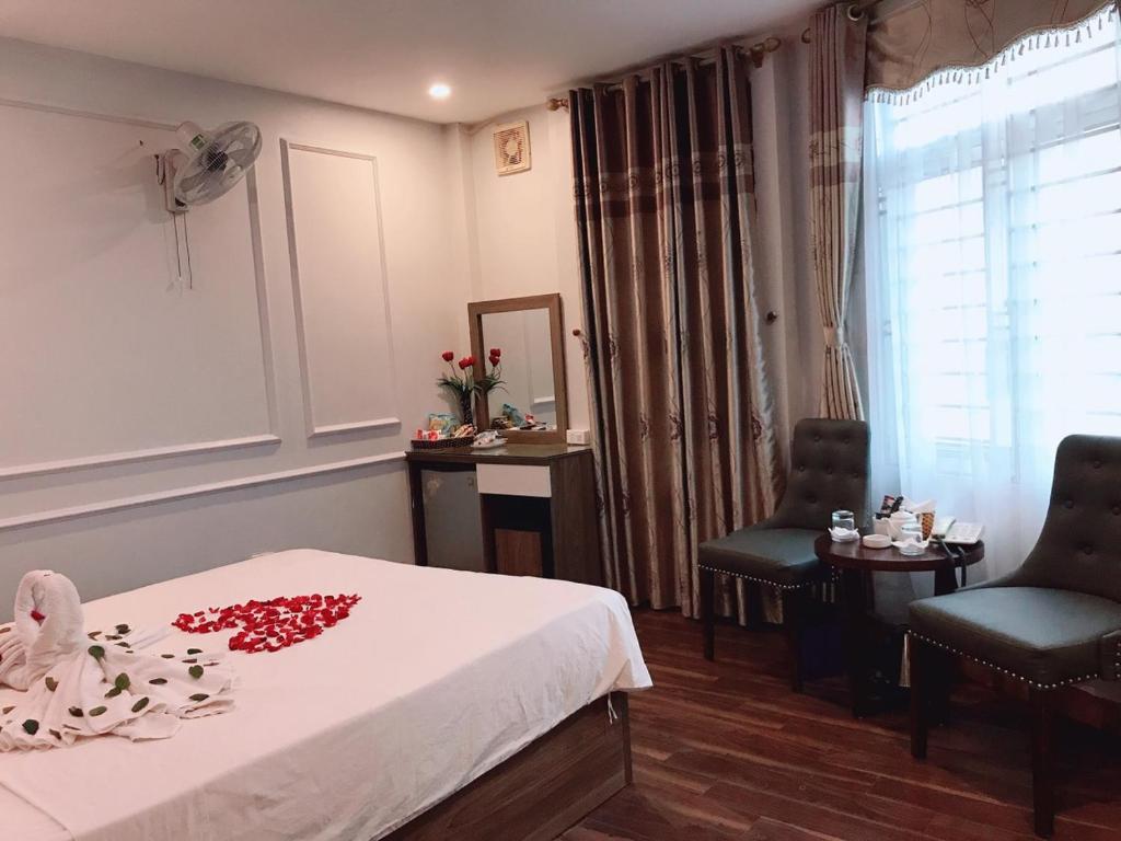 Двухместный (Улучшенный номер с кроватью размера «queen-size»), Hotel Việt Mỹ