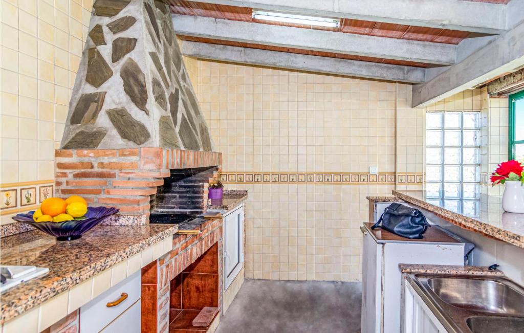 Nice Home In Vlez Mlaga With Wifi, Private Swimming Pool And Outdoor Swimming Pool photo 3
