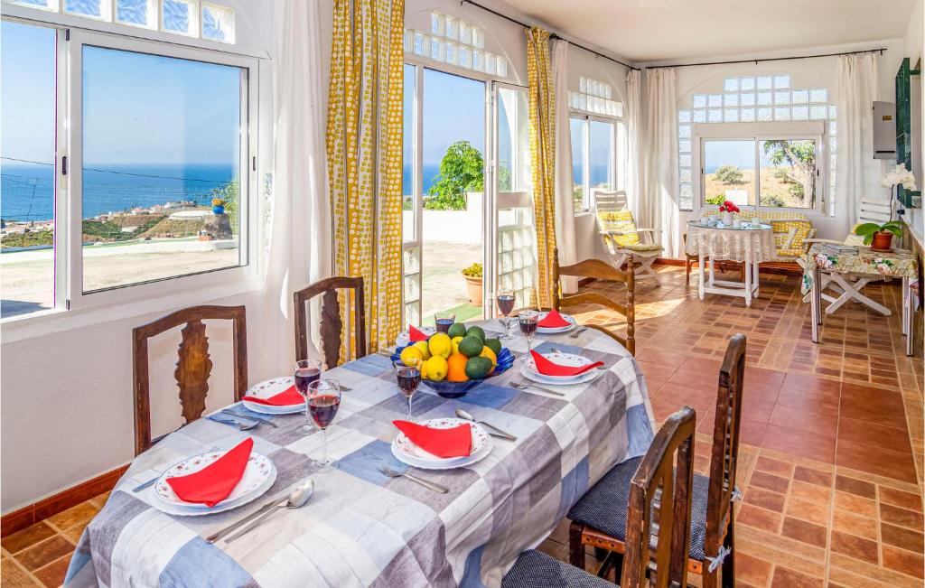 Nice Home In Vlez Mlaga With Wifi, Private Swimming Pool And Outdoor Swimming Pool photo 4