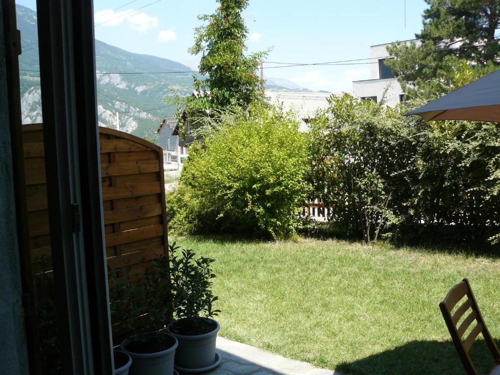 STUDIO ENTRE SAVINES ET EMBRUN PRES DU LAC DE SERREPONçON photo 2