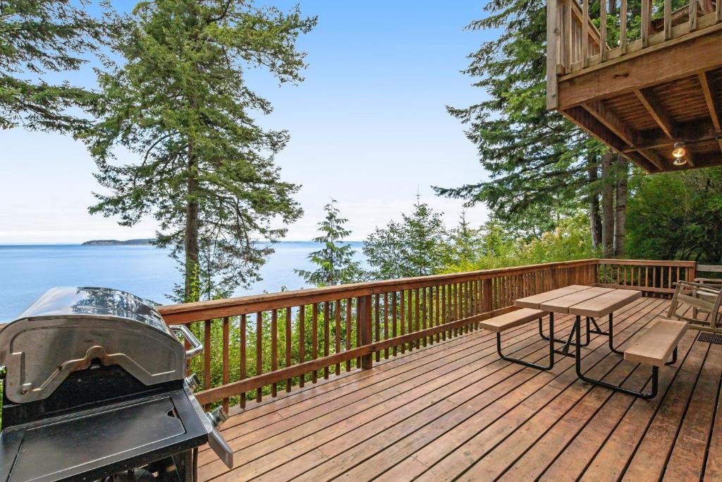 Pinecone Cabin photo 2