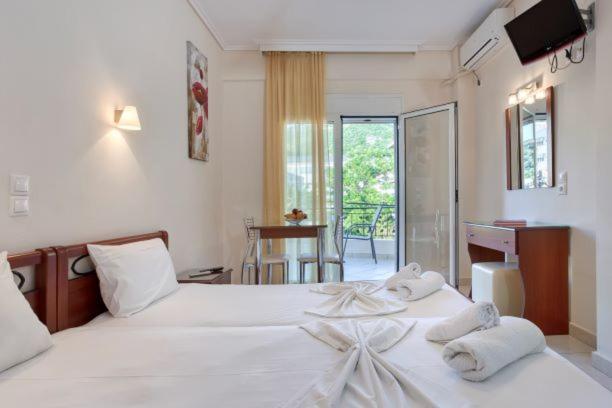 Niovi Luxury Apartments photo 4