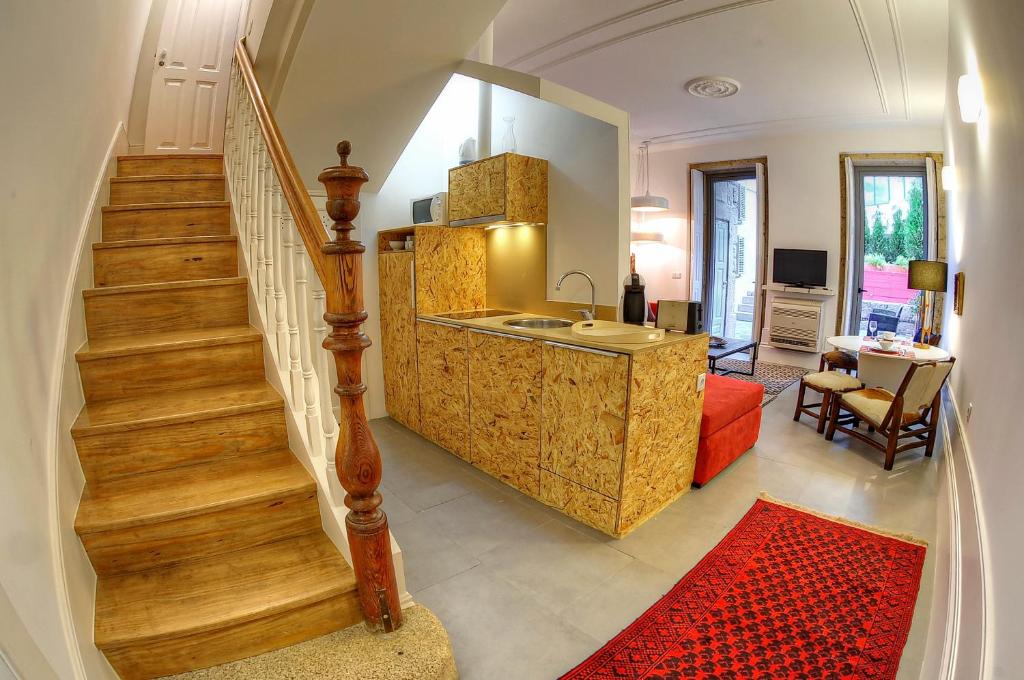 Апартаменты (Улучшенные апартаменты с 1 спальней), Three Houses & Bedrooms