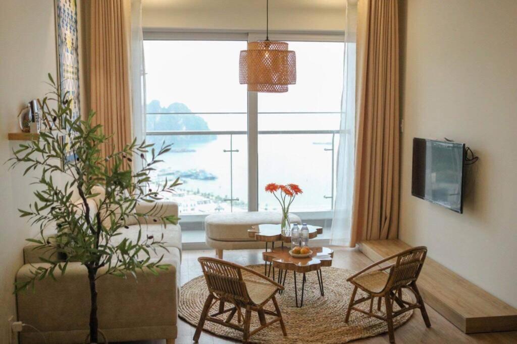 *BOM HOMESTAY* THE SAPPHIRE HA LONG RESIDENCE APARTMENT