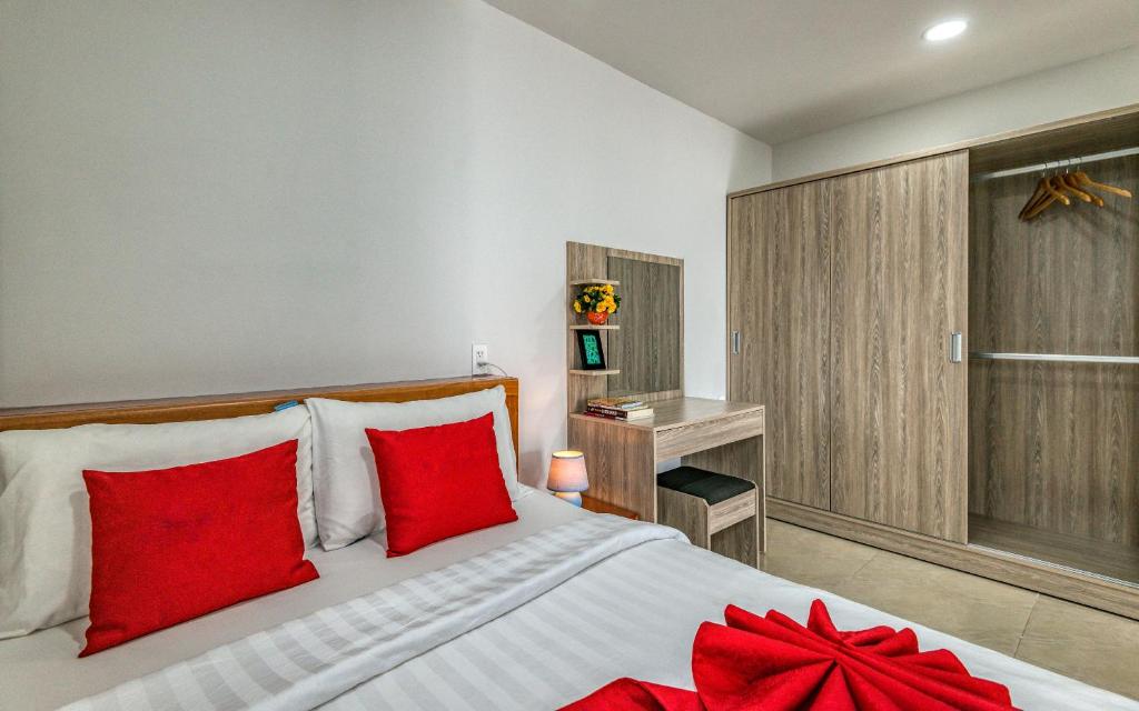 RedDoorz Premium near E-Town 3